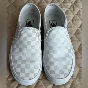 Women’s vans classics slips on size 8 - please read description